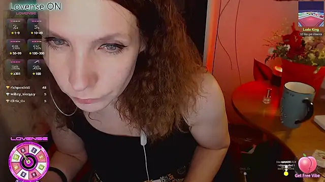 Snapshot of JohansonKatie chatting on 23, 2, 2025 JohansonKatie online show from 23, 2, 2025