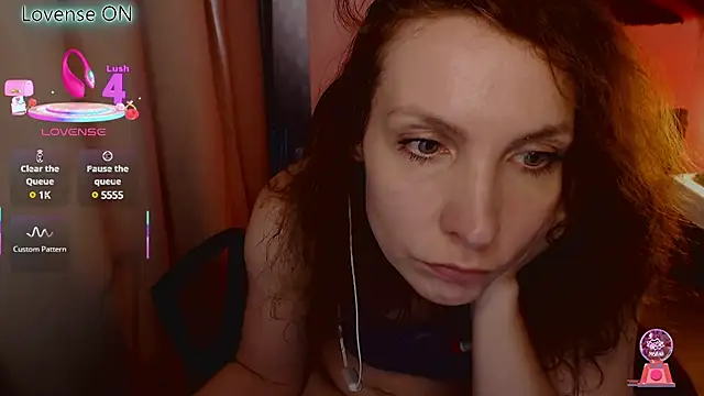 Snapshot of JohansonKatie chatting on 12, 3, 2025 JohansonKatie online show from 12, 3, 2025