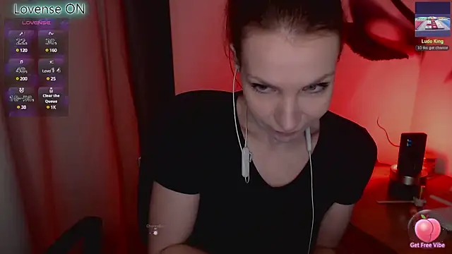 Snapshot of JohansonKatie chatting on 28, 2, 2025 JohansonKatie online show from 28, 2, 2025