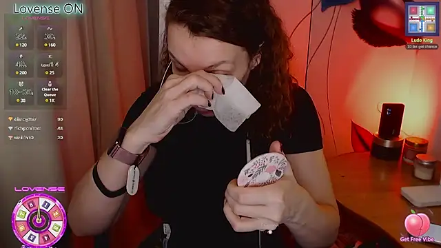 Snapshot of JohansonKatie chatting on 25, 2, 2025 JohansonKatie online show from 25, 2, 2025