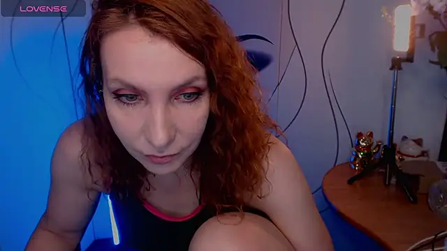 Snapshot of JohansonKatie chatting on 6, 10, 2025 JohansonKatie online show from 6, 10, 2025