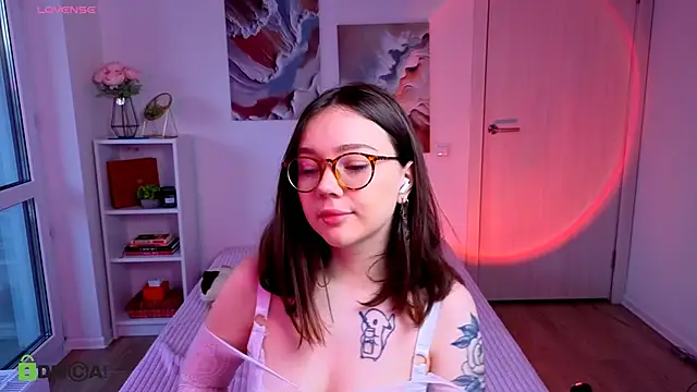 MilenaSaint online show from 28, 9, 2025