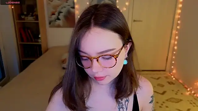 MilenaSaint online show from 15, 4, 2026