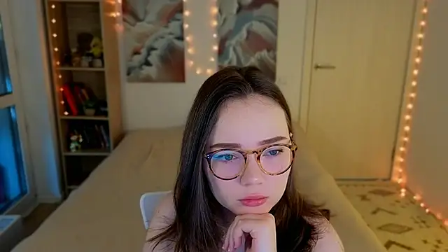 MilenaSaint online show from 25, 4, 2026