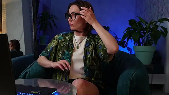 ClaraBendover online show from 21, 6, 2026