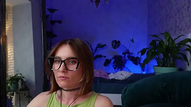 ClaraBendover online show from 25, 7, 2026