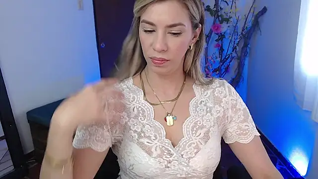 ms sofia x online show from 4, 11, 2025