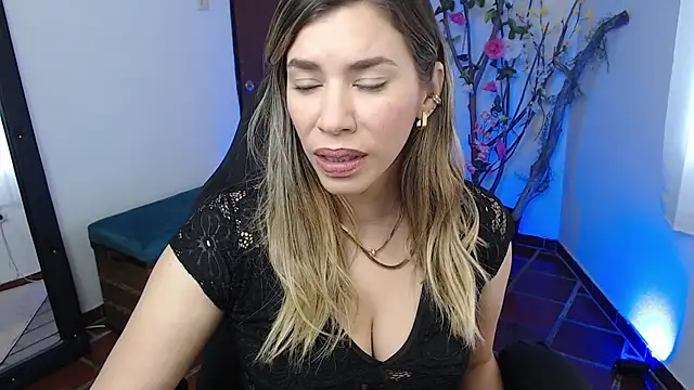 ms sofia x online show from 23, 9, 2025