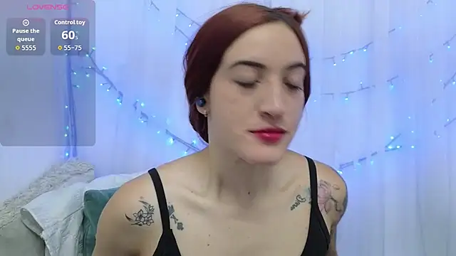 Snapshot of ninaa_fox chatting on 7, 7, 2026 ninaa fox online show from 7, 7, 2026