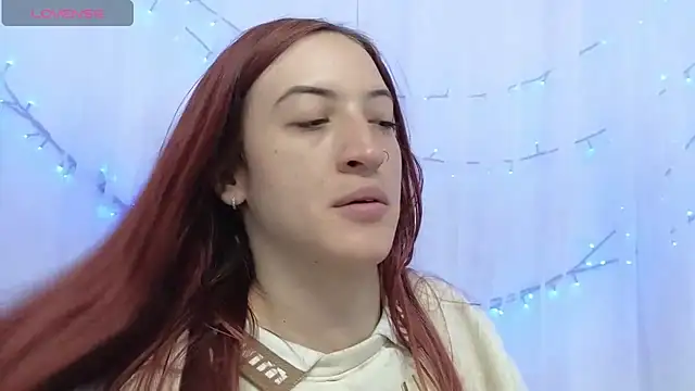 Snapshot of ninaa_fox chatting on 4, 7, 2026 ninaa fox online show from 4, 7, 2026
