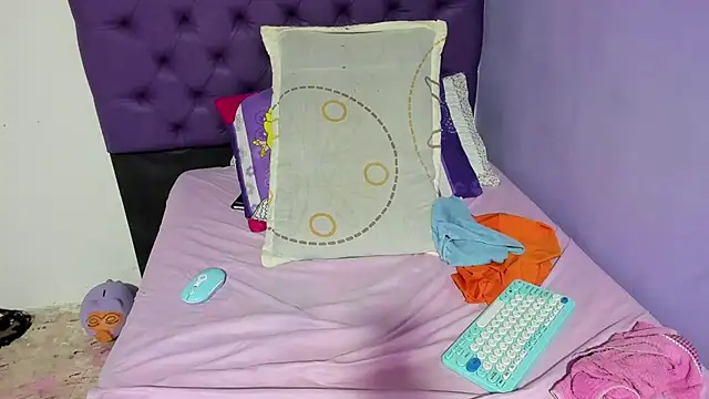 Snapshot of Margoth_clain chatting on 8, 3, 2026 Margoth clain online show from 8, 3, 2026