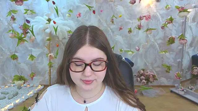 NicoleFoxery online show from 12, 4, 2026