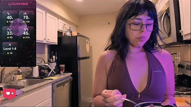 Evie-Luna online show from 7, 3, 2025