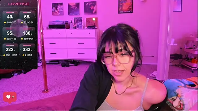 Evie-Luna online show from 9, 2, 2025