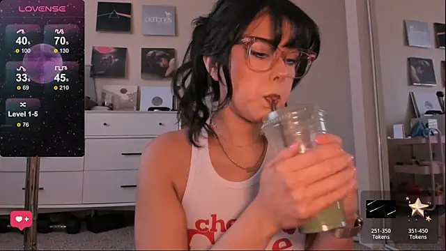 Evie-Luna online show from 23, 2, 2025