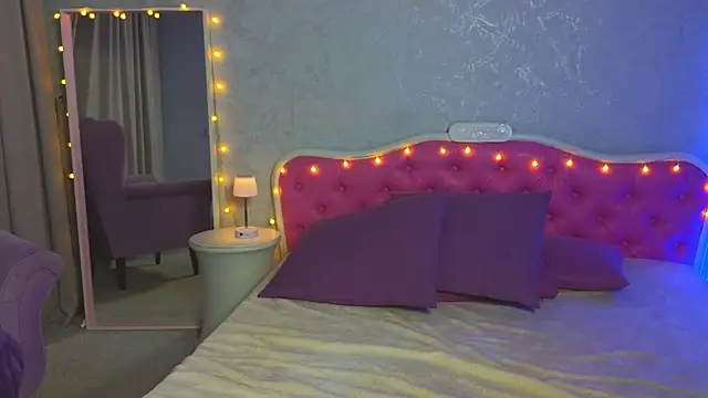 Ariana Petite online show from 23, 2, 2025