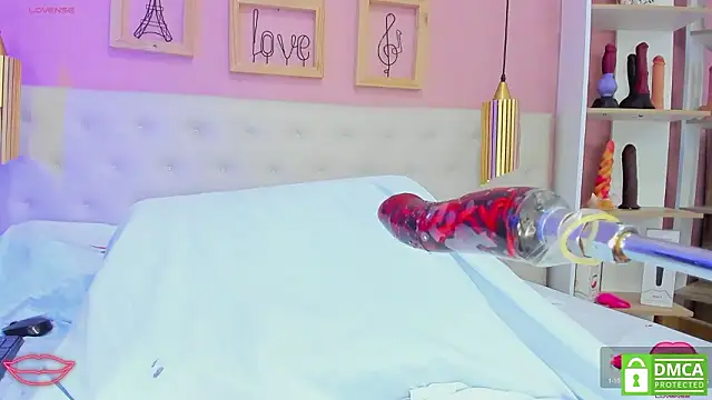 leylla  online show from 11, 3, 2026