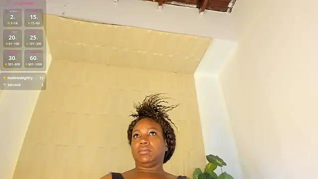 mia pineda online show from 27, 5, 2026