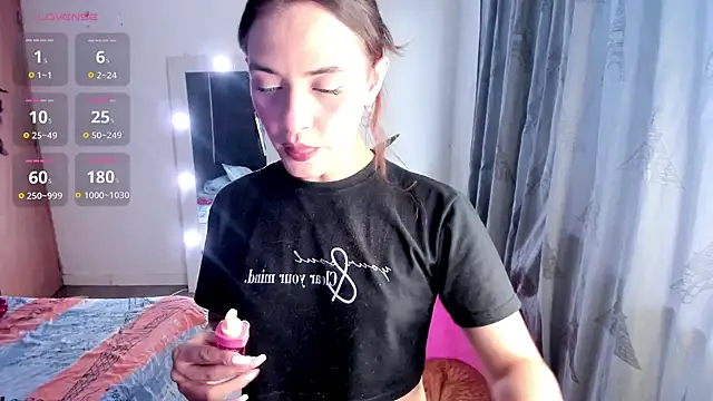 Snapshot of valen_thompson chatting on 31, 7, 2026 valen thompson online show from 31, 7, 2026