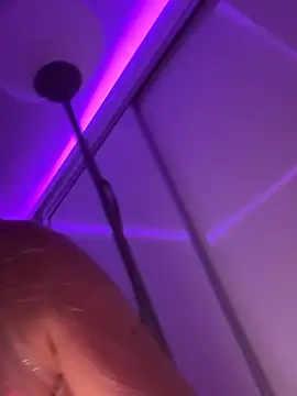 Snapshot of mollyxxx chatting on 24, 9, 2025 mollyxxx online show from 24, 9, 2025