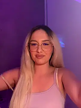 Snapshot of mollyxxx chatting on 9, 11, 2025 mollyxxx online show from 9, 11, 2025