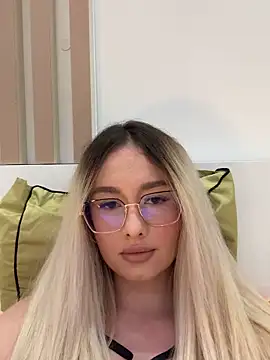 mollyxxx online show from 5, 12, 2025