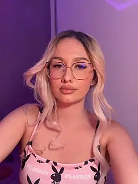 Snapshot of mollyxxx chatting on 25, 9, 2025 mollyxxx online show from 25, 9, 2025