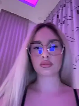 mollyxxx online show from 16, 4, 2026