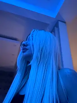 Snapshot of mollyxxx chatting on 10, 9, 2025 mollyxxx online show from 10, 9, 2025