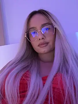 Snapshot of mollyxxx chatting on 15, 9, 2025 mollyxxx online show from 15, 9, 2025