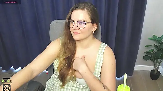 KellyKleine online show from 13, 3, 2025