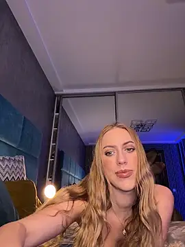 Snapshot of RockQueen_A chatting on 9, 2, 2026 RockQueen A online show from 9, 2, 2026