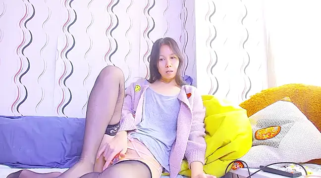 Snapshot of Asiannina chatting on 11, 12, 2024 Asiannina online show from 11, 12, 2024