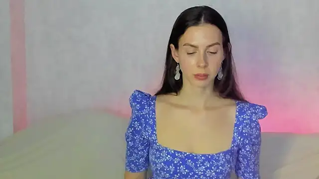 Teresa Hardly online show from 13, 11, 2025