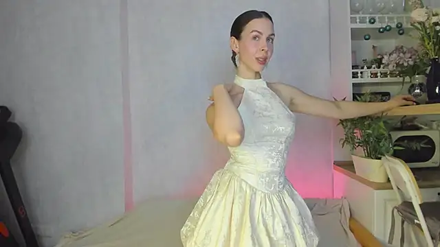 Teresa Hardly online show from 14, 11, 2025