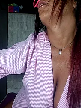 Snapshot of allyson22andy chatting on 27, 11, 2025 allyson22andy online show from 27, 11, 2025