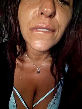 Snapshot of allyson22andy chatting on 11, 11, 2025 allyson22andy online show from 11, 11, 2025