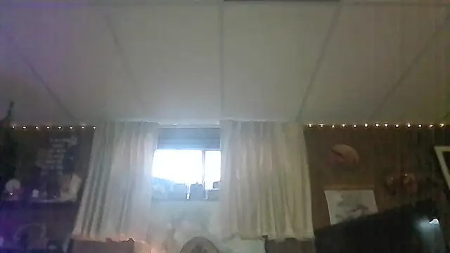 Snapshot of Makowboy chatting on 23, 7, 2026 Makowboy online show from 23, 7, 2026