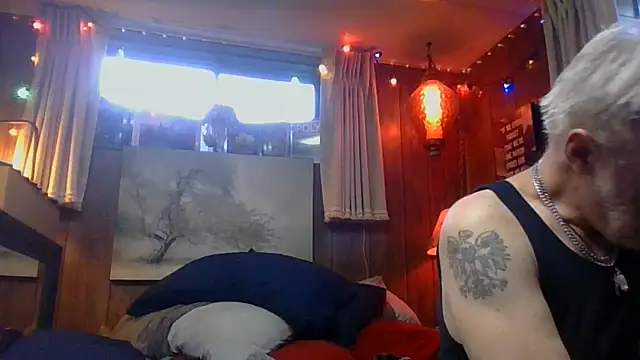 Makowboy online show from 8, 1, 2025