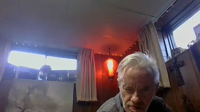 Makowboy online show from 28, 1, 2025