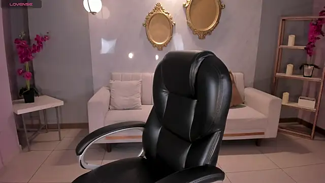 MiaRoberts1 online show from 6, 2, 2026