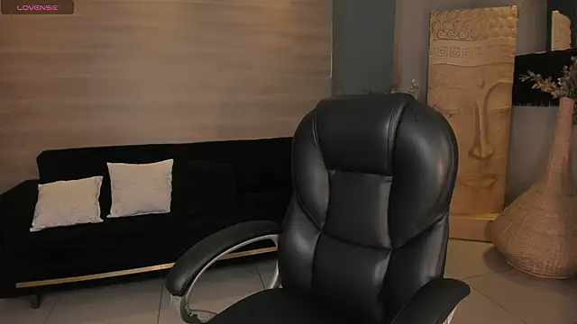 MiaRoberts1 online show from 9, 2, 2026