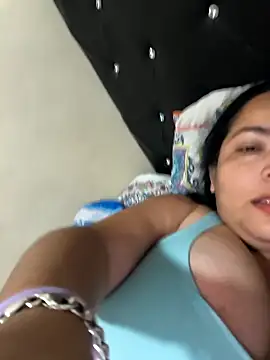 NIKOLE1301 online show from 7, 4, 2026