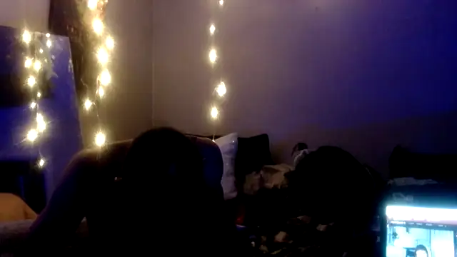 Snapshot of lickthecat chatting on 28, 10, 2025 lickthecat online show from 28, 10, 2025