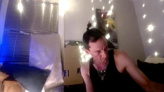 Snapshot of lickthecat chatting on 4, 11, 2025 lickthecat online show from 4, 11, 2025