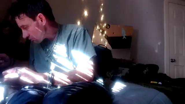 Snapshot of lickthecat chatting on 8, 11, 2025 lickthecat online show from 8, 11, 2025