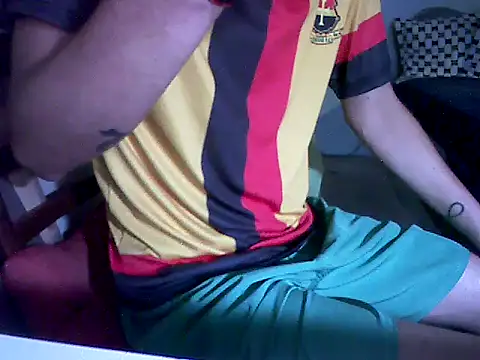 Snapshot of yourboysexy19 chatting on 14, 11, 2025 yourboysexy19 online show from 14, 11, 2025