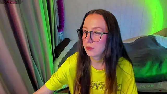 CurlySteph online show from 6, 11, 2025