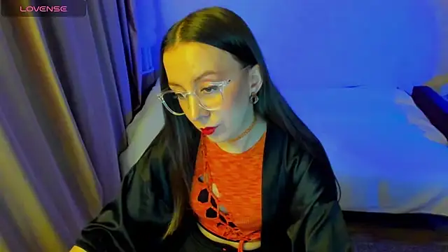 CurlySteph online show from 12, 4, 2026