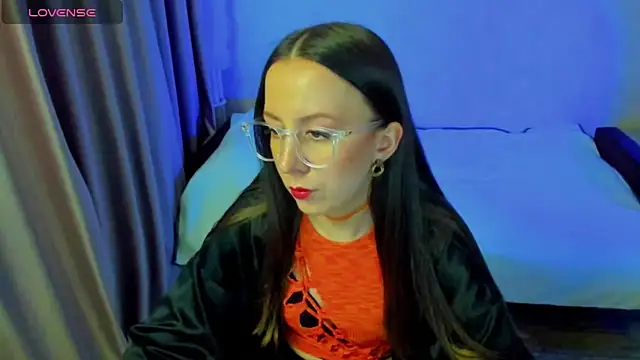 CurlySteph online show from 11, 4, 2026